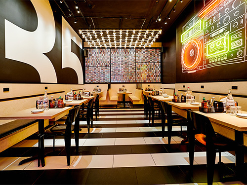 Grand Central burger joint offers welcoming and relaxing atmosphere to enjoy delicious craft burgers and beer.